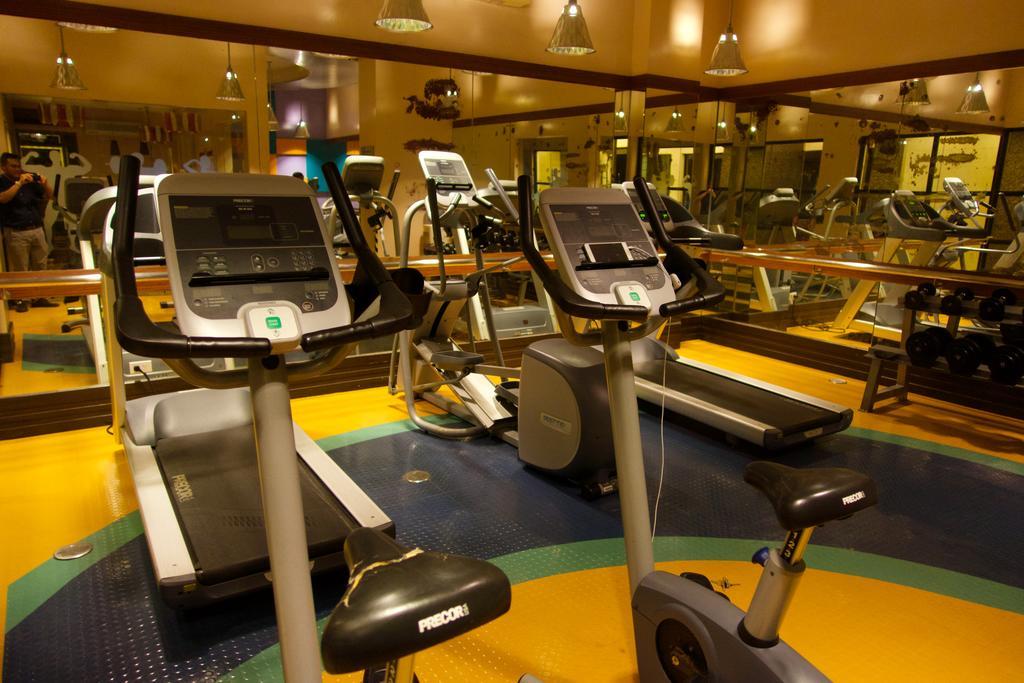 Luxury Condo At Forbeswood Parklane The Fort Bgc Makati City Room photo
