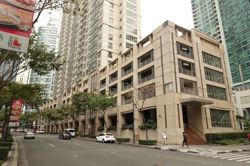 Luxury Condo At Forbeswood Parklane The Fort Bgc Makati City Exterior photo