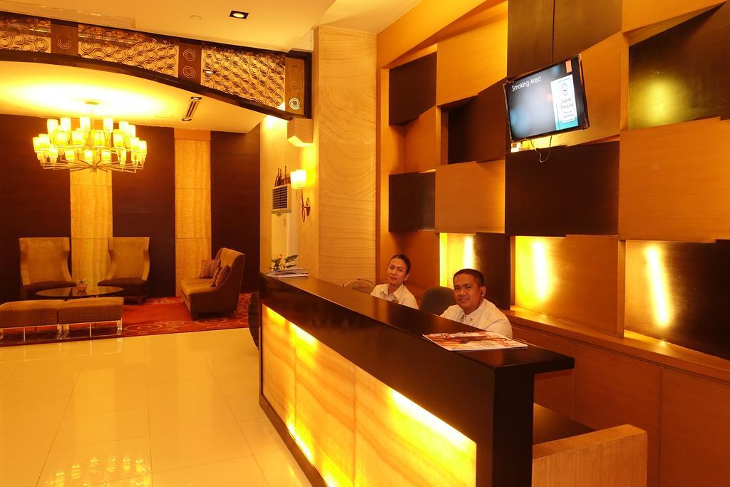 Luxury Condo At Forbeswood Parklane The Fort Bgc Makati City Exterior photo