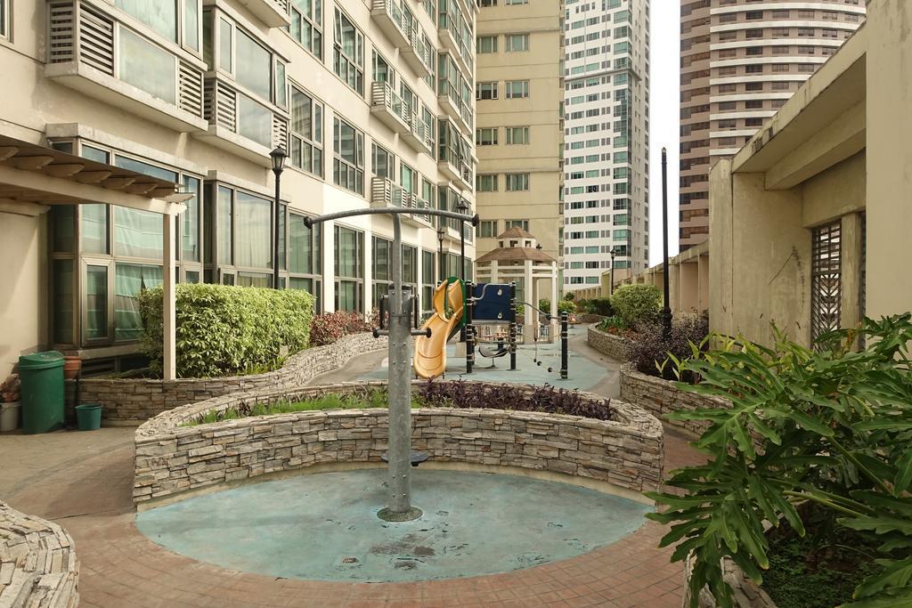 Luxury Condo At Forbeswood Parklane The Fort Bgc Makati City Exterior photo